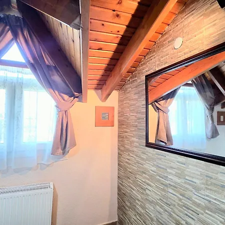 Attic Paradise וילה פלוגיטה