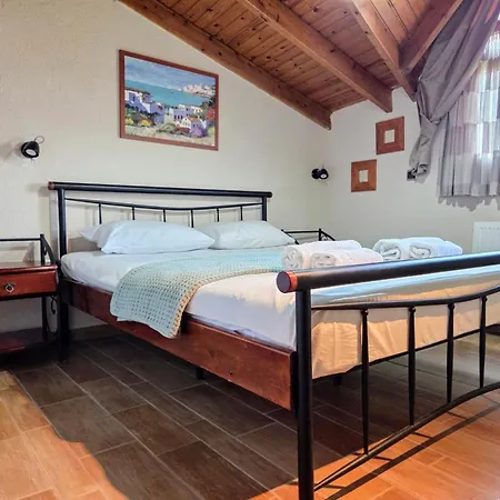 فيلة Attic Paradise *