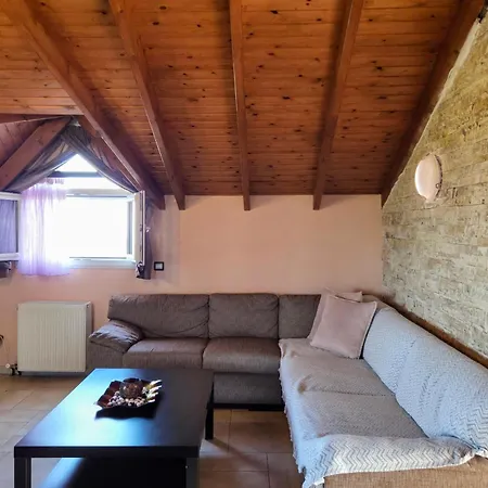 Attic Paradise فيلة